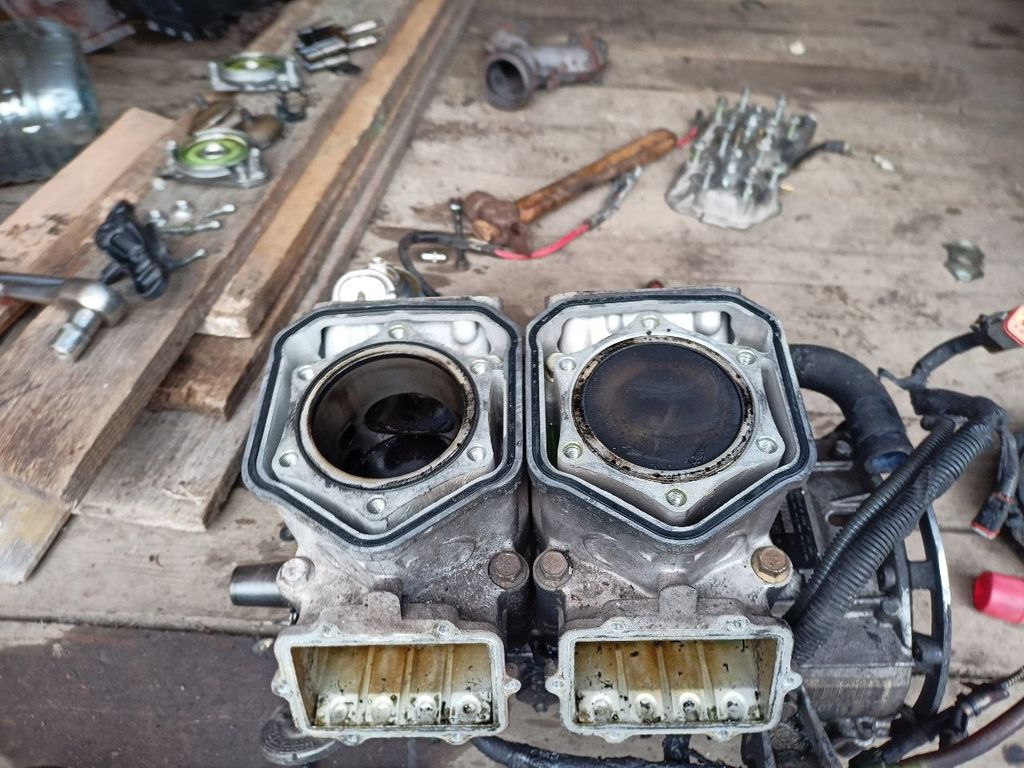 Цилиндр 600 E-Tec Б/У оригинал BRP 420623263/420623262